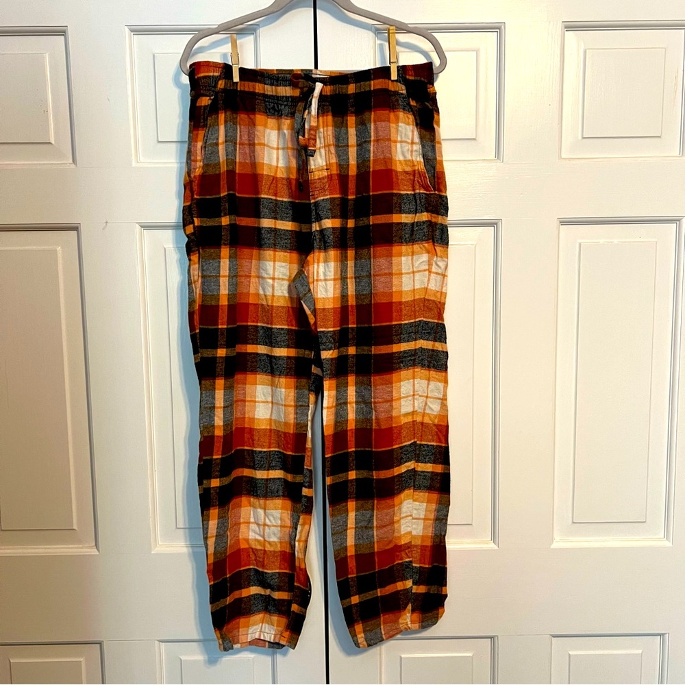 Old Navy Men’s orange plaid flannel sleep pants size large